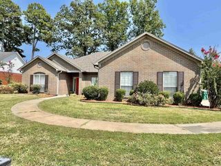 Foreclosed Home - 905 PARKWAY DR, 71602