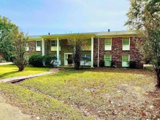 Foreclosed Home - 2400 PINE HILL DR, 71603