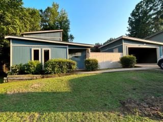 Foreclosed Home - 1015 AUSTIN ST, 71701