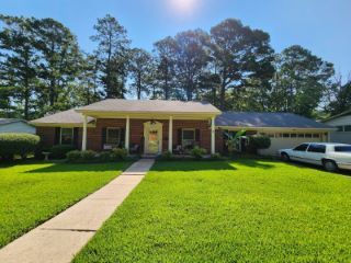 Foreclosed Home - 1205 LINWOOD DR, 71730