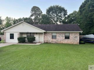 Foreclosed Home - 25 PINE CONE DR, 71854