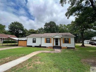 Foreclosed Home - 2302 GARLAND AVE, 71854