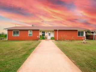 Foreclosed Home - 3795 W HIGHWAY 270, 71965