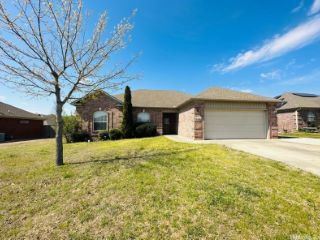 Foreclosed Home - 2425 CANTERBURY LN, 72023