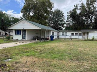Foreclosed Home - 219 E DURKEE ST, 72024