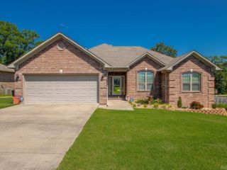 Foreclosed Home - 2017 AIRBORN DR, 72076