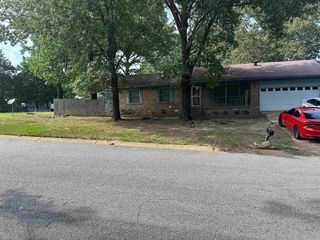 Foreclosed Home - 9914 WOODLAND DR, 72103