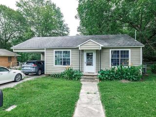 Foreclosed Home - 819 WILLOW ST, 72104