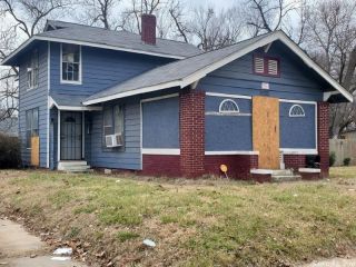 Foreclosed Home - 2324 E 2ND ST, 72114