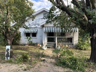 Foreclosed Home - 301 W 8TH ST, 72114
