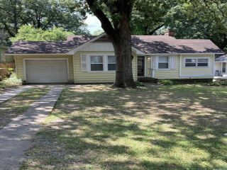 Foreclosed Home - 218 E G AVE, 72116
