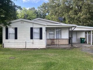 Foreclosed Home - 1100 WOOTEN RD, 72117