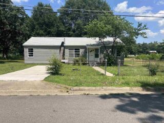 Foreclosed Home - 4900 WILLOW ST, 72118