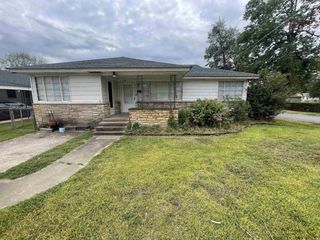 Foreclosed Home - 200 ROCK ST, 72118