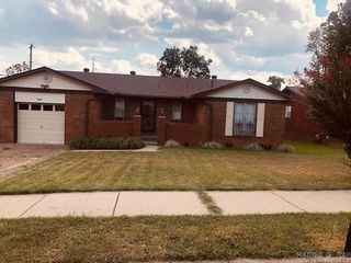 Foreclosed Home - 2201 KANSAS AVE, 72118