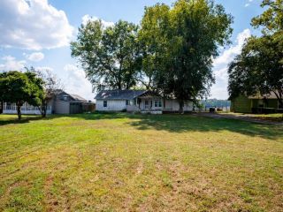 Foreclosed Home - 14408 OLD RIVER DR, 72142
