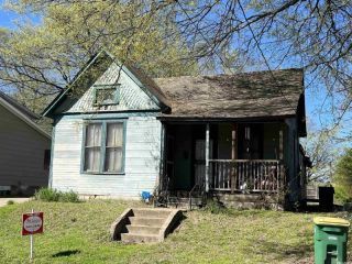 Foreclosed Home - 1018 E 10TH ST, 72202