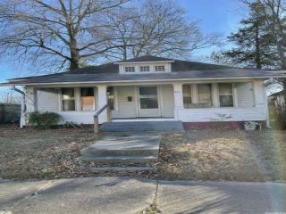 Foreclosed Home - 4011 W 13TH ST, 72204