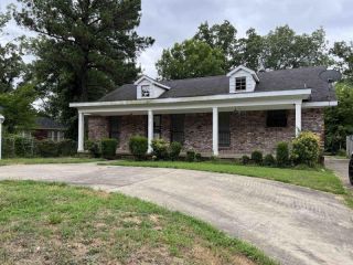 Foreclosed Home - 4917 W 30TH ST, 72204