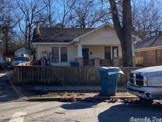 Foreclosed Home - 2113 S MAPLE ST, 72204