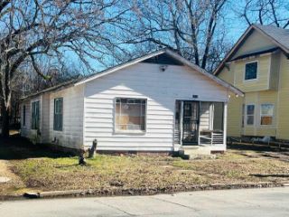 Foreclosed Home - 2403 S PINE ST, 72204