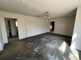 Foreclosed Home - List 100735645