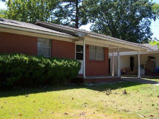 Foreclosed Home - 9215 CLOVERHILL RD, 72205