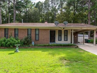Foreclosed Home - 1912 ROMINE RD, 72205