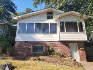 Foreclosed Home - 4204 C ST, 72205