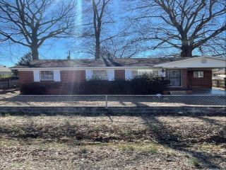 Foreclosed Home - 5801 W 57TH ST, 72209