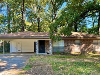 Foreclosed Home - 5616 CARLYLE DR, 72209