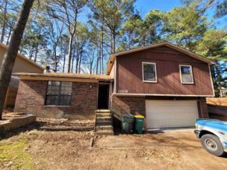 Foreclosed Home - 10408 WOODBRIDGE DR, 72209