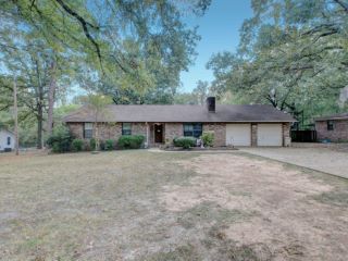 Foreclosed Home - 12719 GRASSY DR, 72210