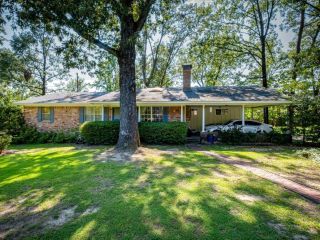 Foreclosed Home - 1400 WHITE RD, 72211