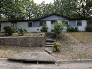 Foreclosed Home - 8 SHAWNEE FOREST CV, 72212