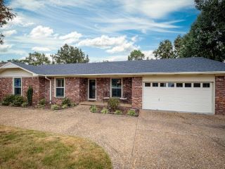 Foreclosed Home - 12131 RIVERCREST DR, 72212