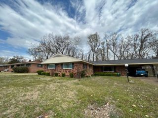 Foreclosed Home - 106 N SUMMIT, 72342