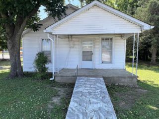 Foreclosed Home - 205 SCHOOL ST, 72411