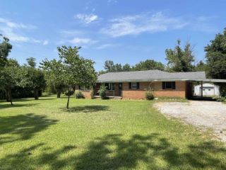 Foreclosed Home - 1025 W 3RD ST, 72434