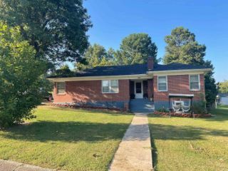 Foreclosed Home - 889 W MAIN ST, 72454
