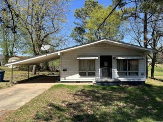 Foreclosed Home - 1002 W 2ND ST, 72461