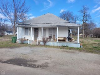 Foreclosed Home - 612 W PINE ST, 72476
