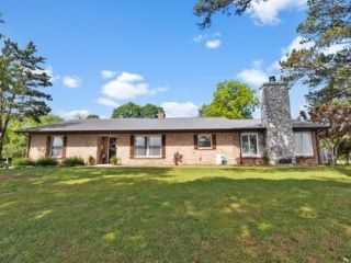 Foreclosed Home - 1258 PIVOT ROCK RD, 72632