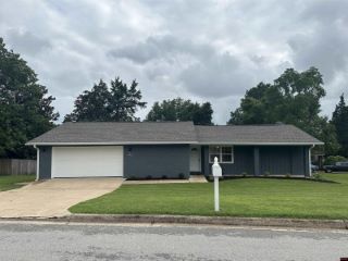 Foreclosed Home - 304 S KINGSWOOD DR, 72653