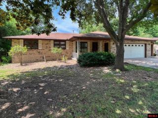 Foreclosed Home - 1212 S KINGSWOOD WAY, 72653