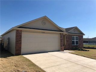 Foreclosed Home - 1236 S NIGHTHAWK LN, 72701