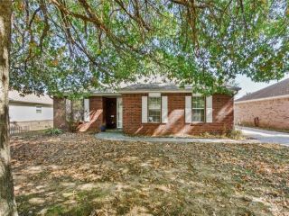 Foreclosed Home - 1314 N TRADITION AVE, 72704