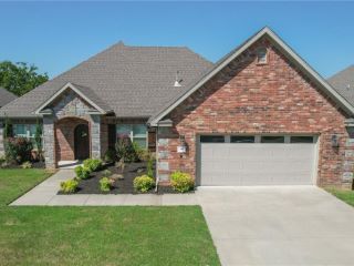 Foreclosed Home - 389 N REEDS BRIDGE DR, 72704