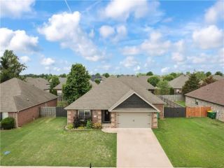 Foreclosed Home - 1021 SIENNA DR, 72719