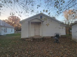 Foreclosed Home - 218 N CENTER ST, 72727